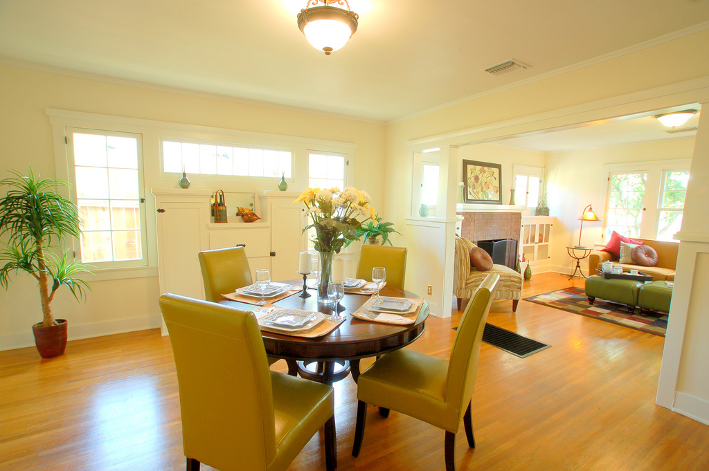 We Buy Los Angeles Houses [img: Home staging example]